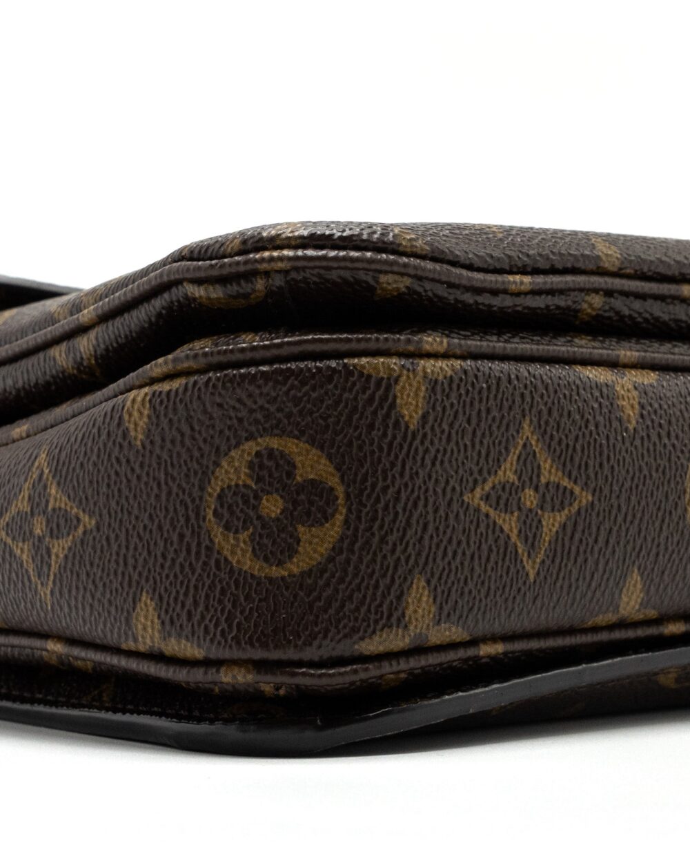 AAA Replica Louis Vuitton LV POCHETTE MÉTIS MONOGRAM CANVAS GHW