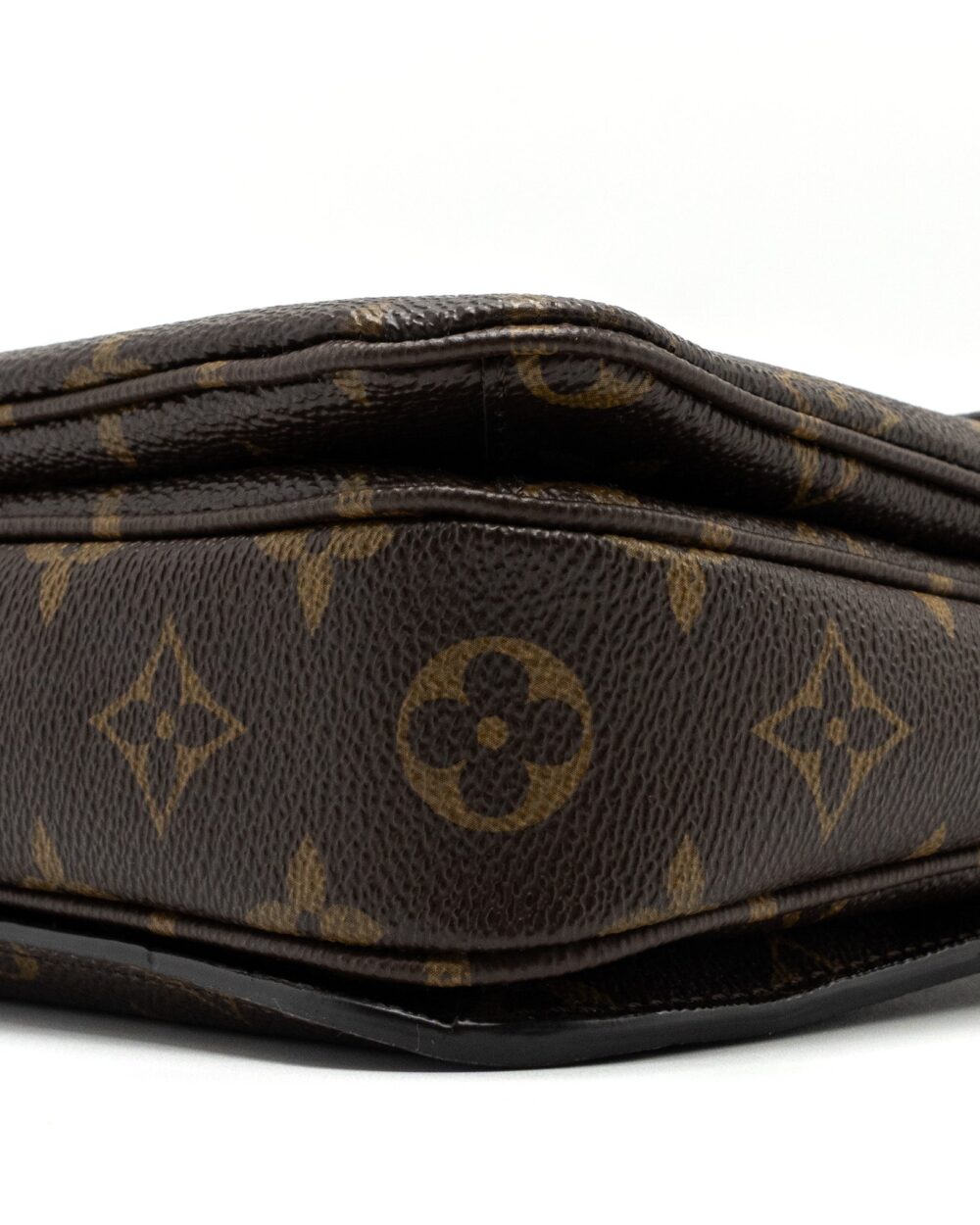 AAA Replica Louis Vuitton LV POCHETTE MÉTIS MONOGRAM CANVAS GHW