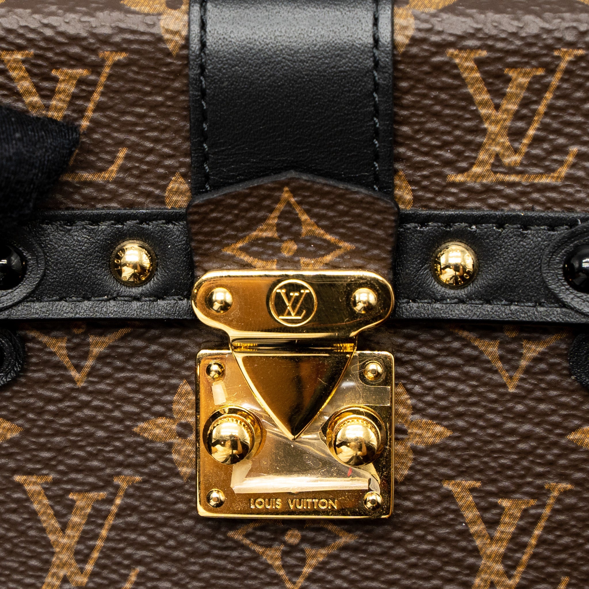 AAA Replica Louis Vuitton LV PETITE MALLE NECKLACE/MINI CHAIN BAG MONOGRAM CANVAS GHW