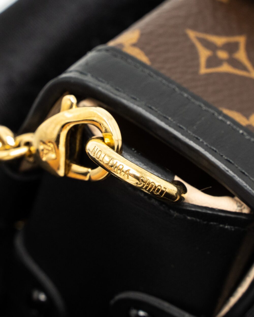 AAA Replica Louis Vuitton LV PETITE MALLE NECKLACE/MINI CHAIN BAG MONOGRAM CANVAS GHW