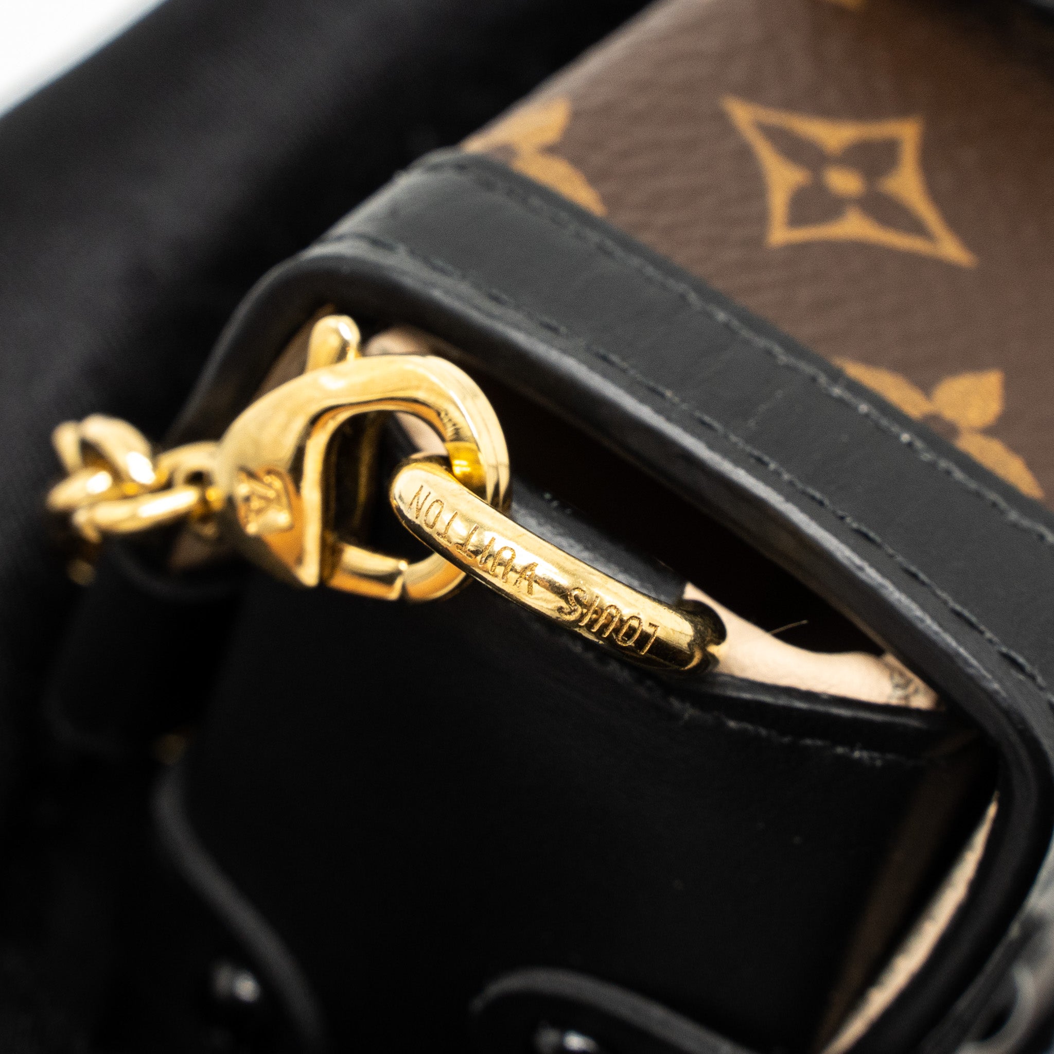 AAA Replica Louis Vuitton LV PETITE MALLE NECKLACE/MINI CHAIN BAG MONOGRAM CANVAS GHW