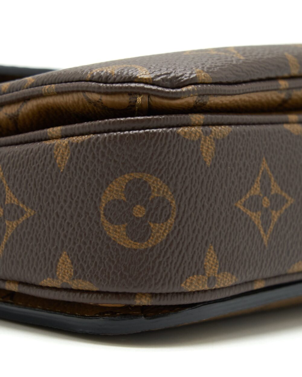 AAA Replica Louis Vuitton LV POCHETTE METIS MONOGRAM REVERSE CANVAS GHW