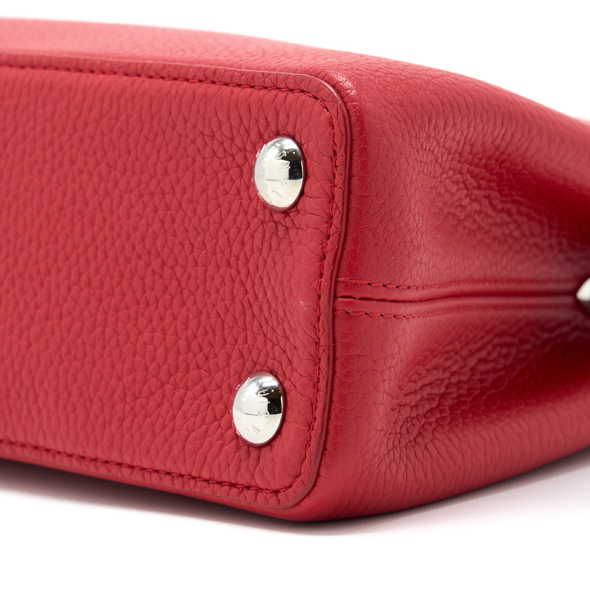 AAA Replica Louis Vuitton LV CAPUCINES BB TAURILLON RED GHW