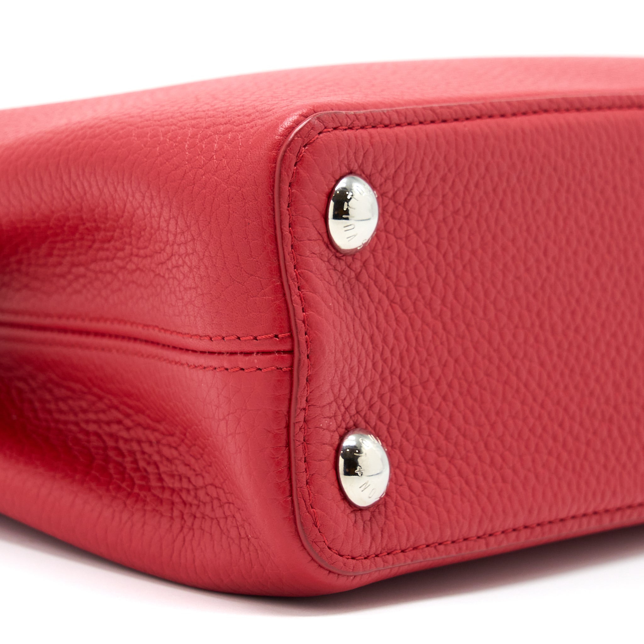 AAA Replica Louis Vuitton LV CAPUCINES BB TAURILLON RED GHW