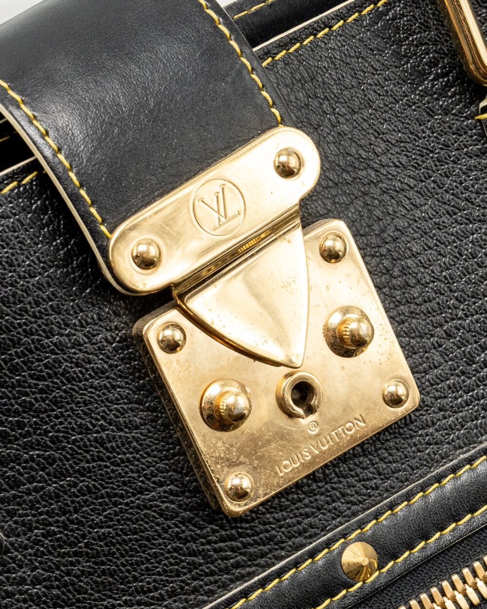 AAA Replica Louis Vuitton LV VINTAGE SHOULDER BAG BLACK GHW