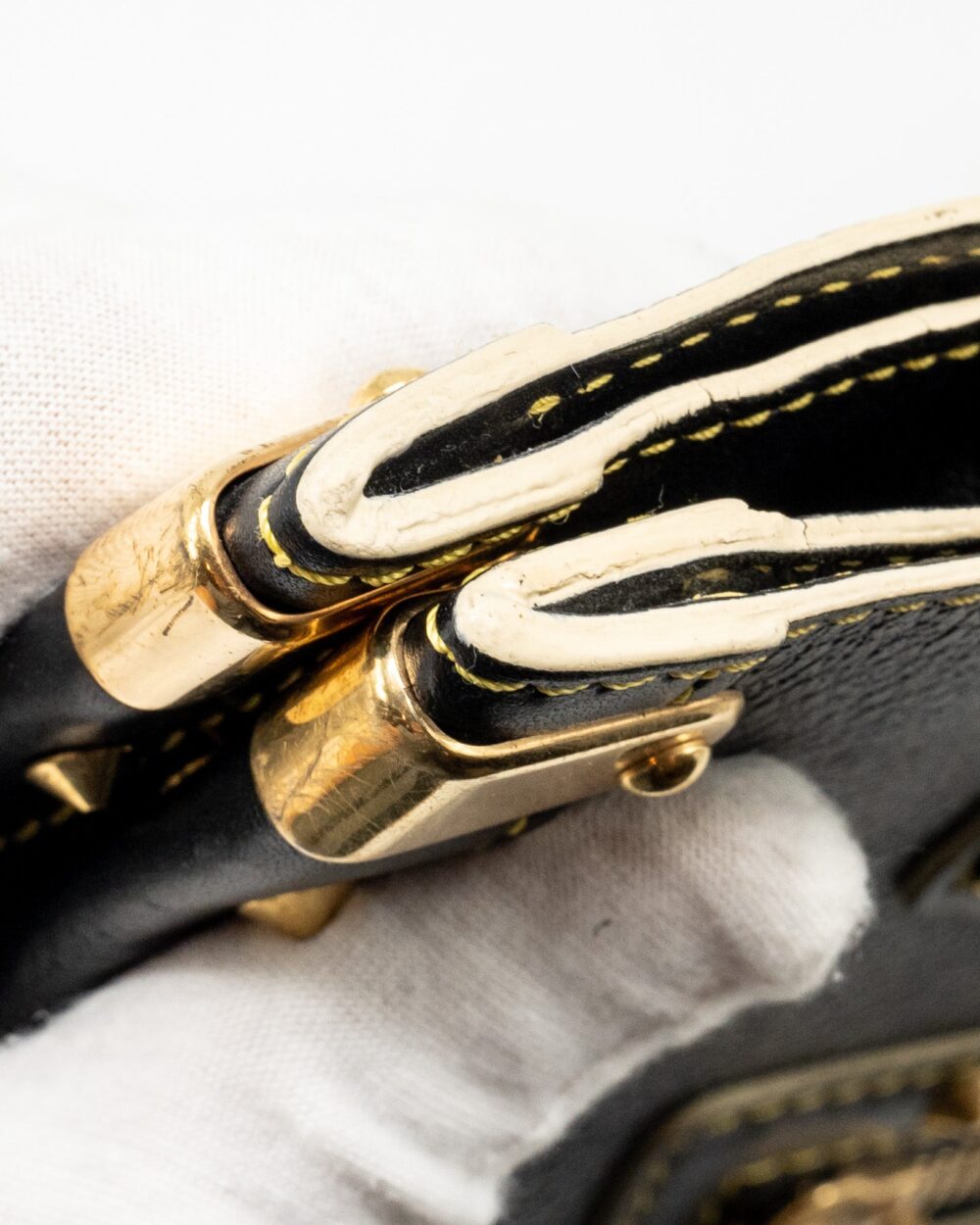 AAA Replica Louis Vuitton LV VINTAGE SHOULDER BAG BLACK GHW