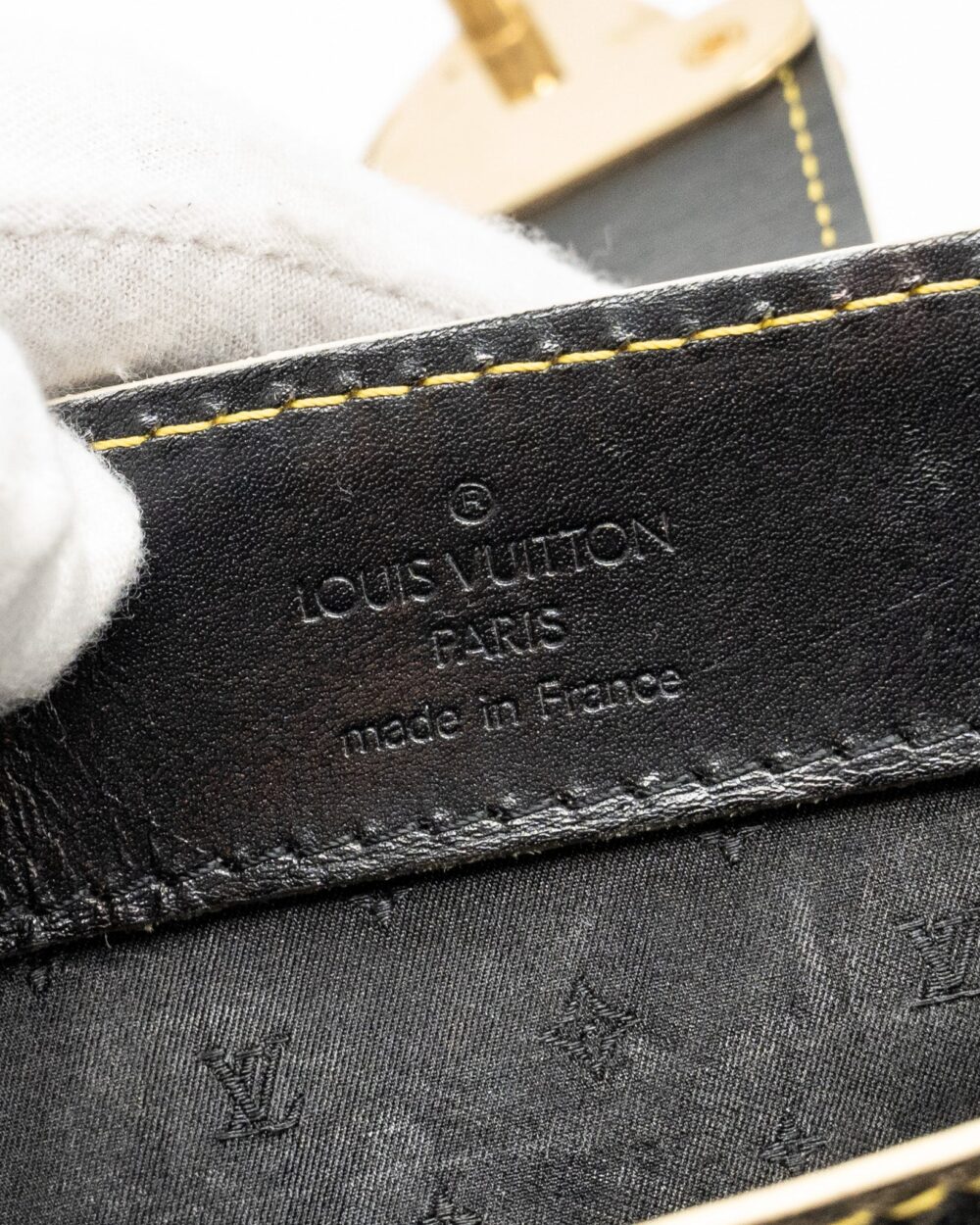 AAA Replica Louis Vuitton LV VINTAGE SHOULDER BAG BLACK GHW