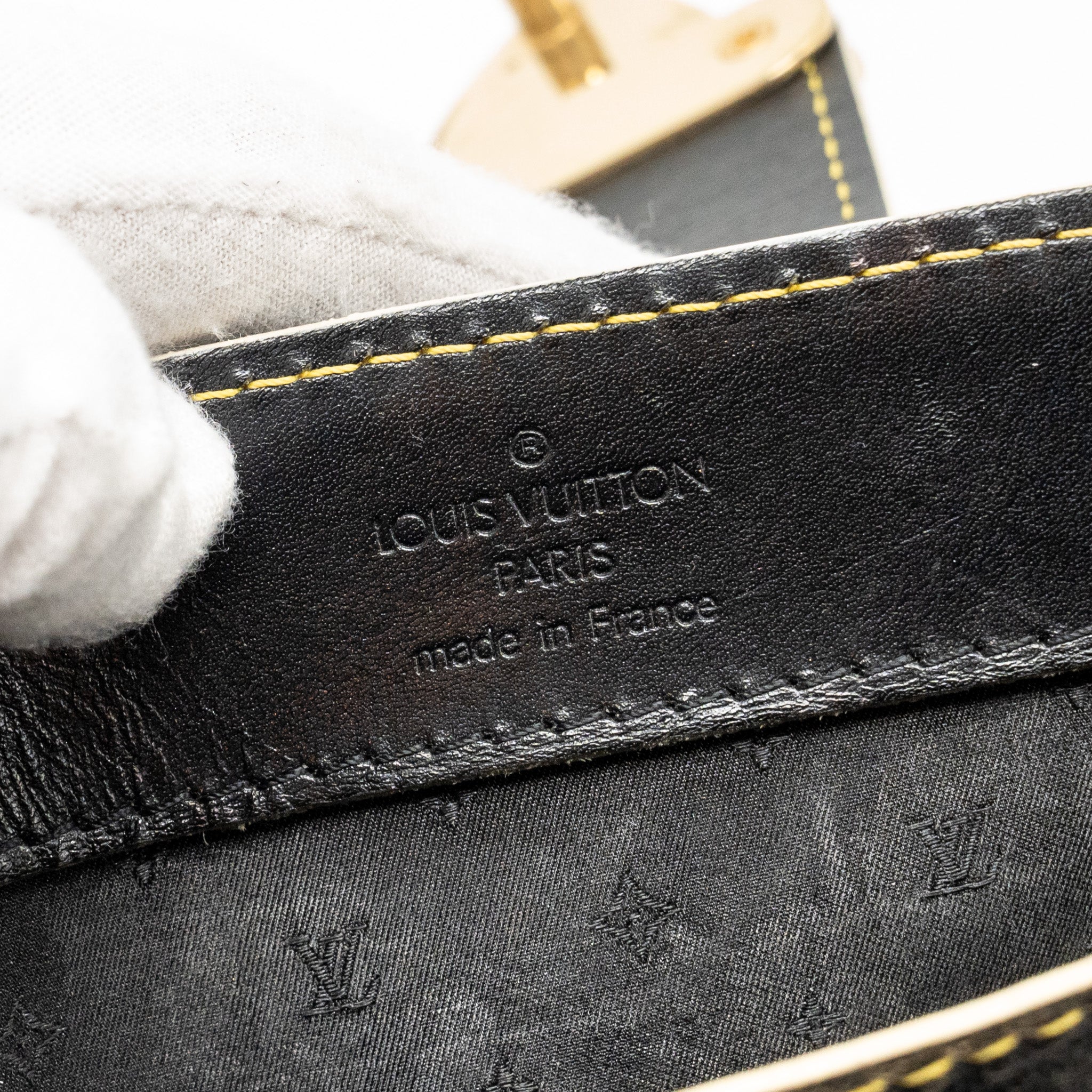 AAA Replica Louis Vuitton LV VINTAGE SHOULDER BAG BLACK GHW