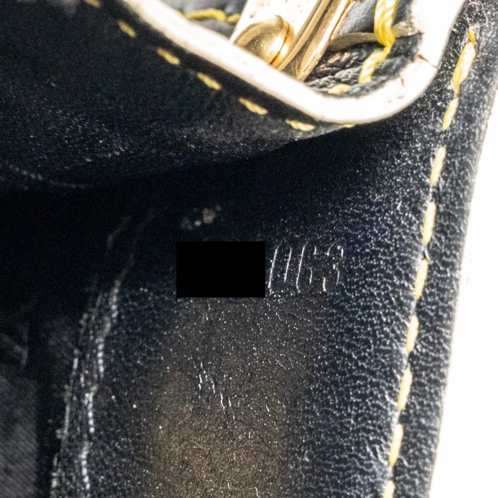 AAA Replica Louis Vuitton LV VINTAGE SHOULDER BAG BLACK GHW