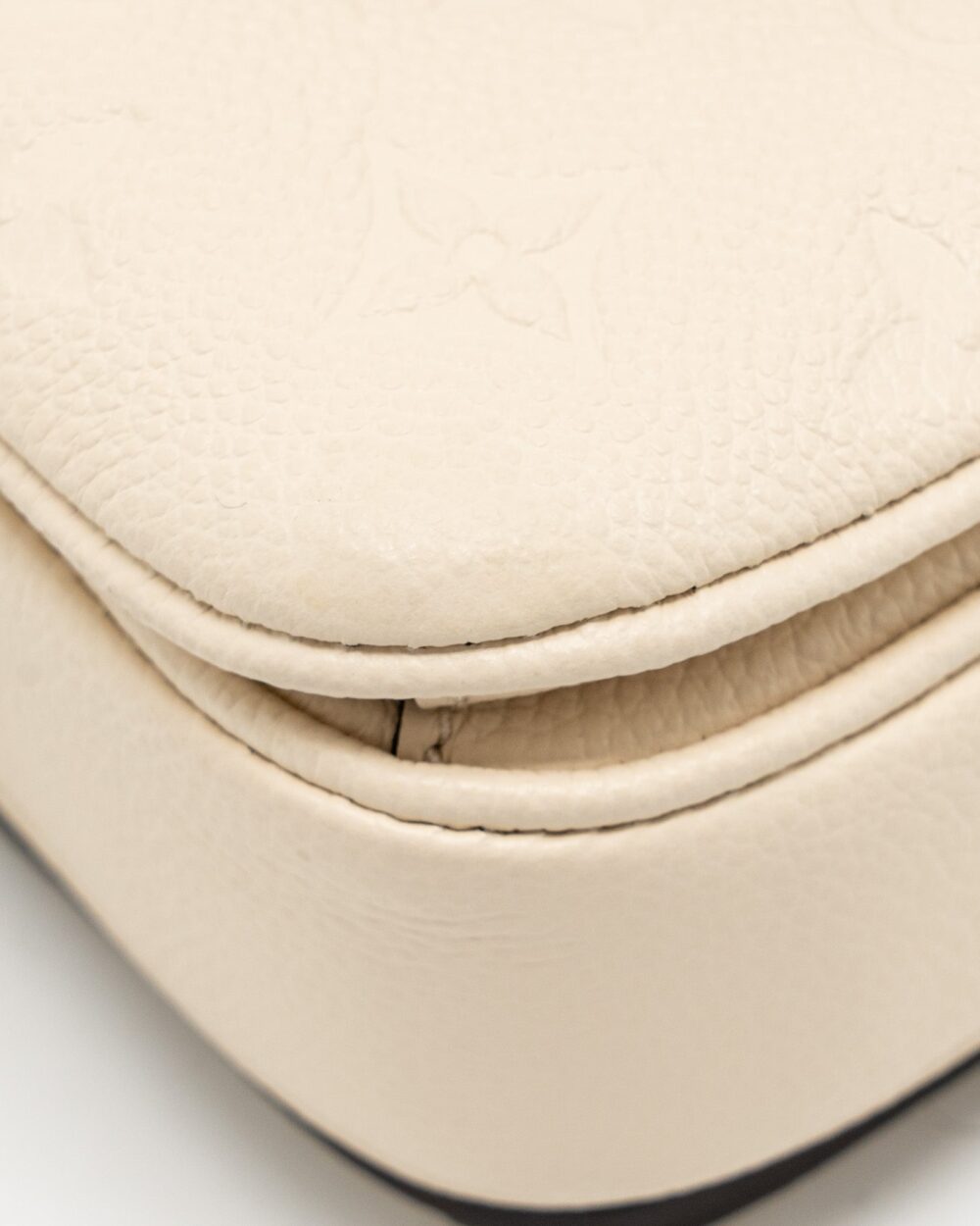 AAA Replica Louis Vuitton LV POCHETTE MÉTIS EAST WEST MONOGRAM EMPREINTE LEATHER CREAM GHW
