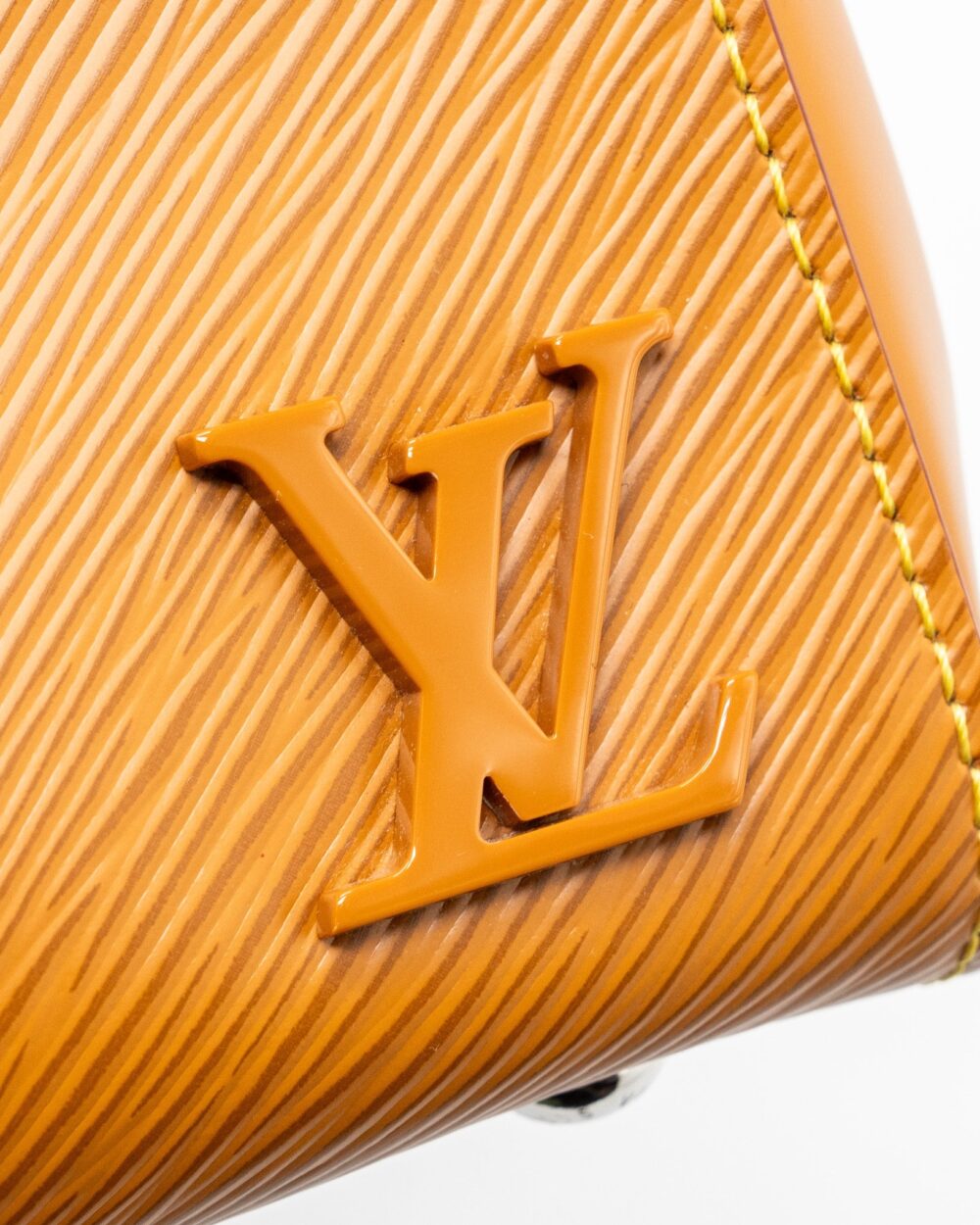 AAA Replica Louis Vuitton LV CLUNY MINI EPI GOLD MIEL SHW