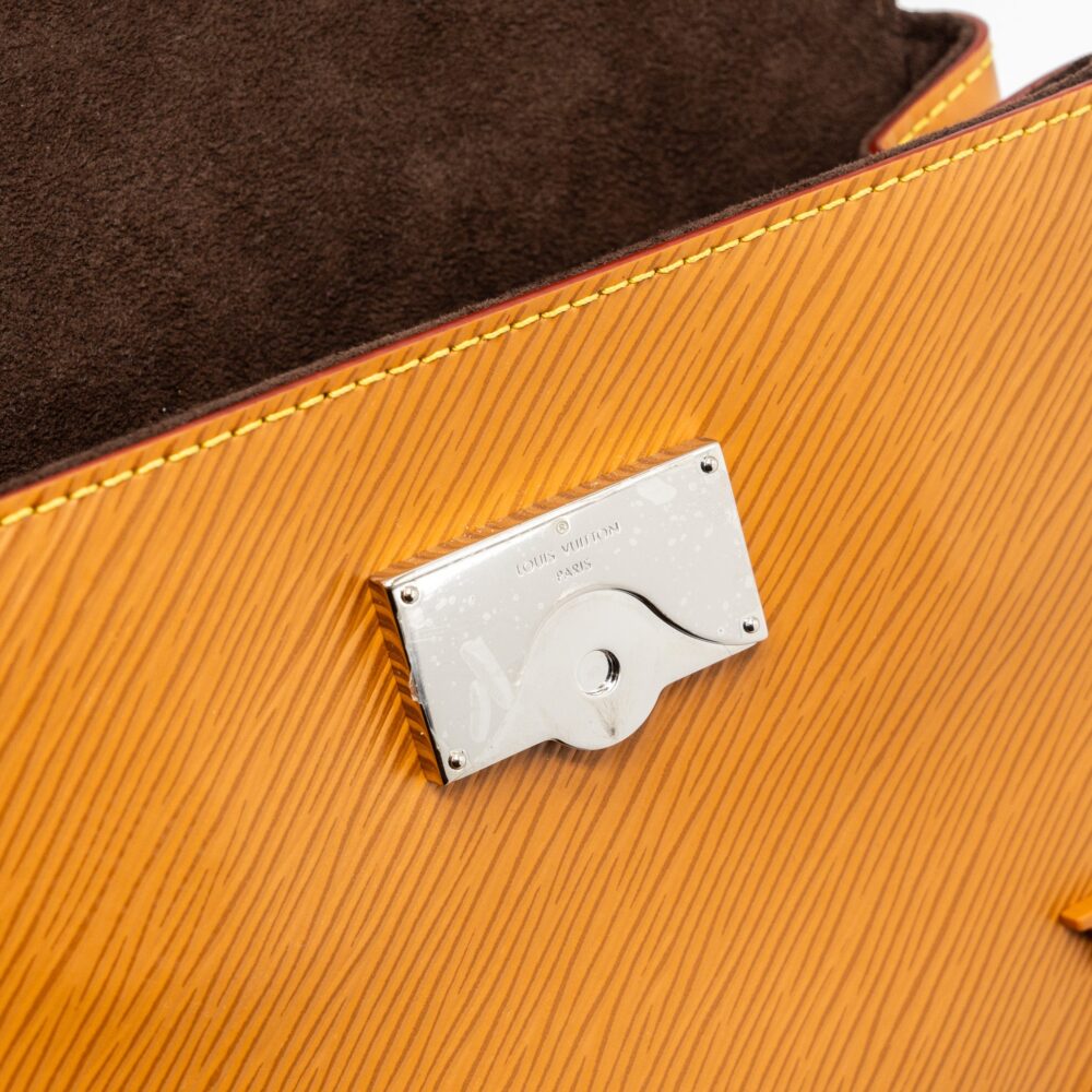 AAA Replica Louis Vuitton LV CLUNY MINI EPI GOLD MIEL SHW