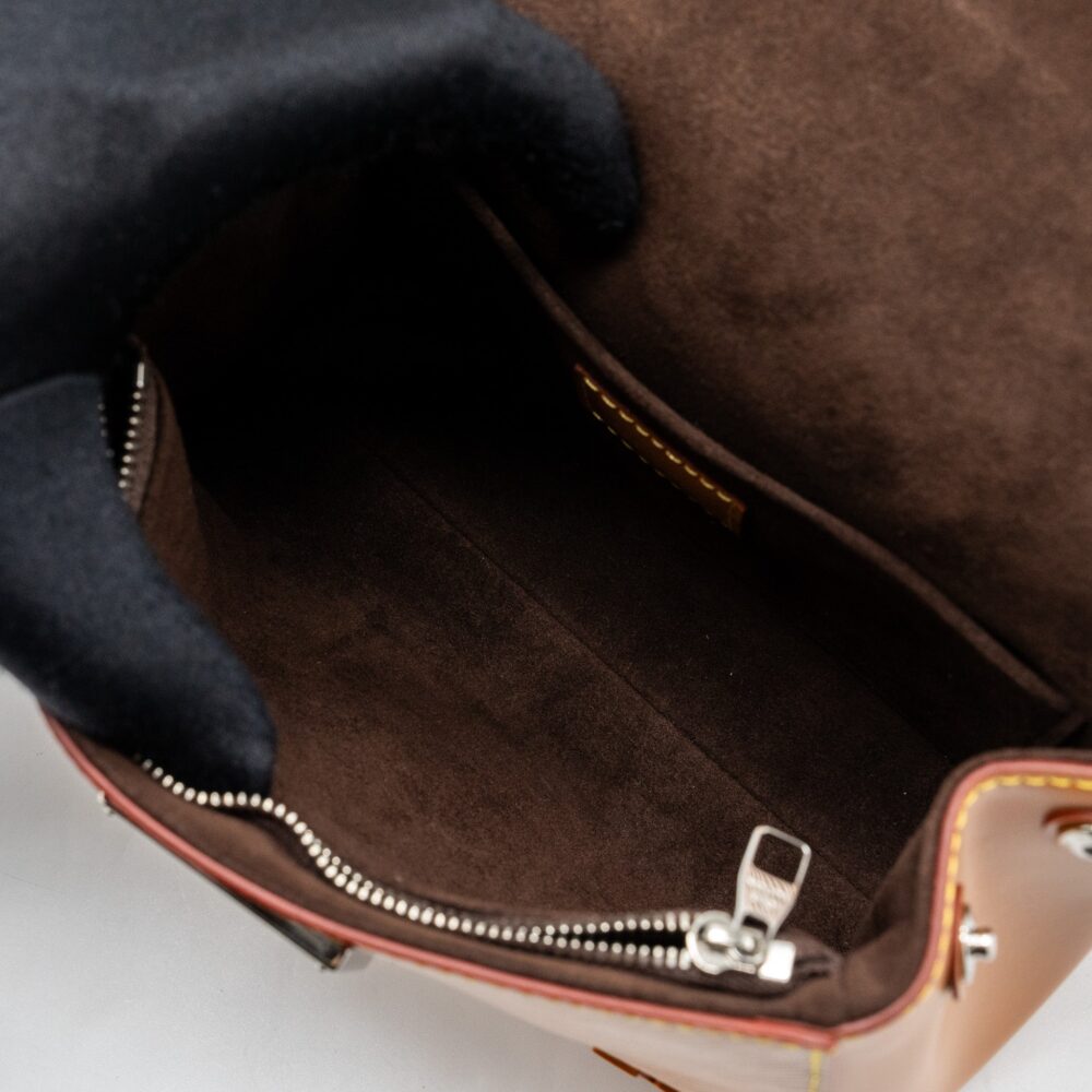 AAA Replica Louis Vuitton LV CLUNY MINI EPI GOLD MIEL SHW