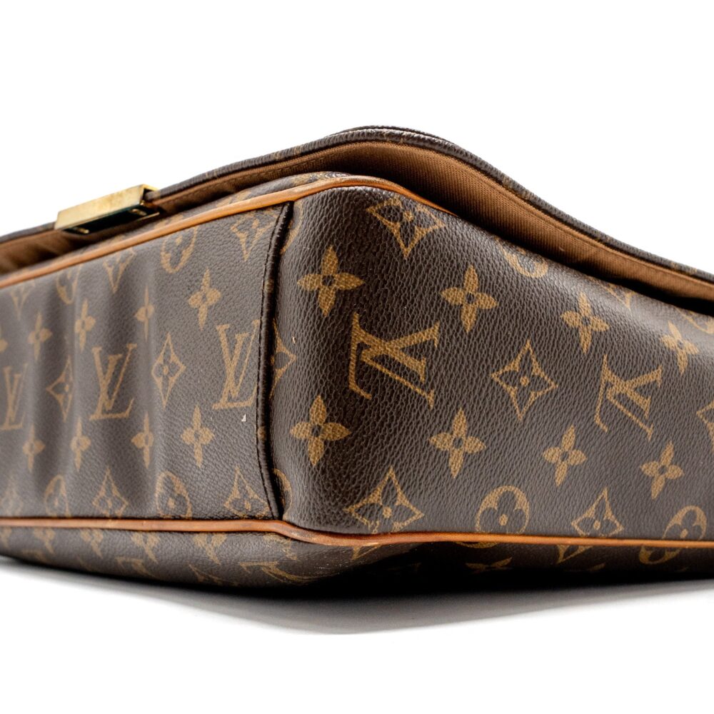 AAA Replica Louis Vuitton LV MEN’S MESSENGER BAG MONOGRAM CANVAS GHW