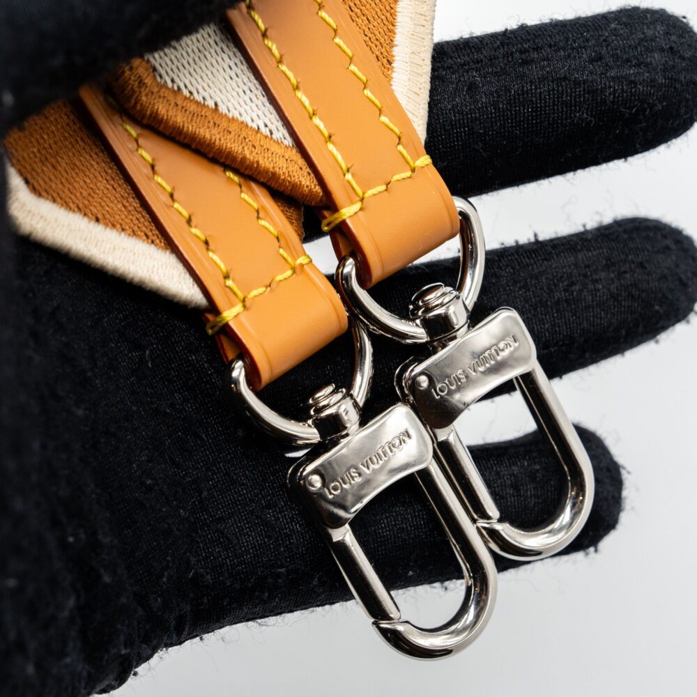 AAA Replica Louis Vuitton LV CLUNY MINI EPI GOLD MIEL SHW