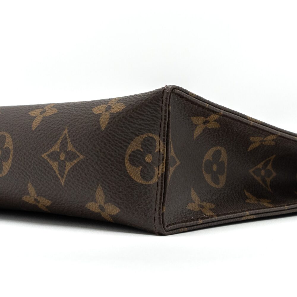 AAA Replica Louis Vuitton LV TOILETRY POCHETTE 26 MONOGRAM CANVAS GHW