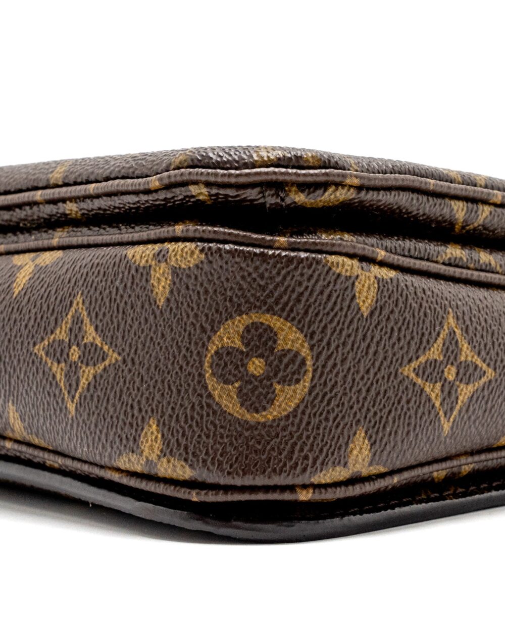 AAA Replica Louis Vuitton LV POCHETTE MÉTIS MONOGRAM CANVAS GHW