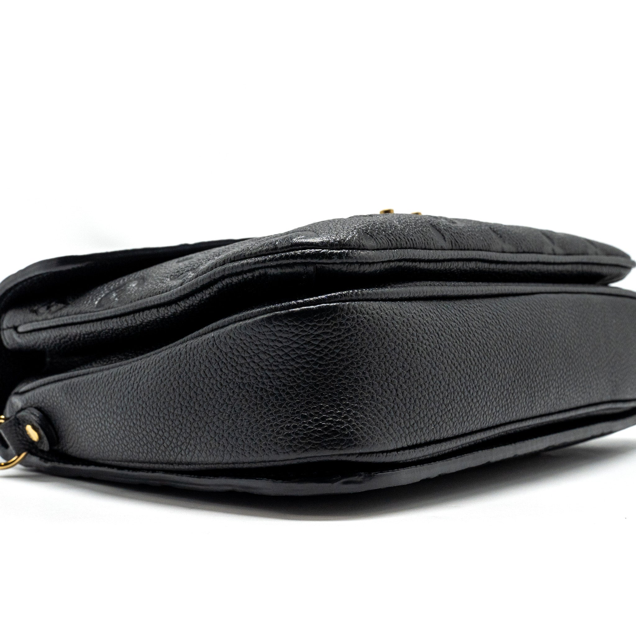 AAA Replica Louis Vuitton LV POCHETTE METIS MONOGRAM EMPREINTE BLACK GHW