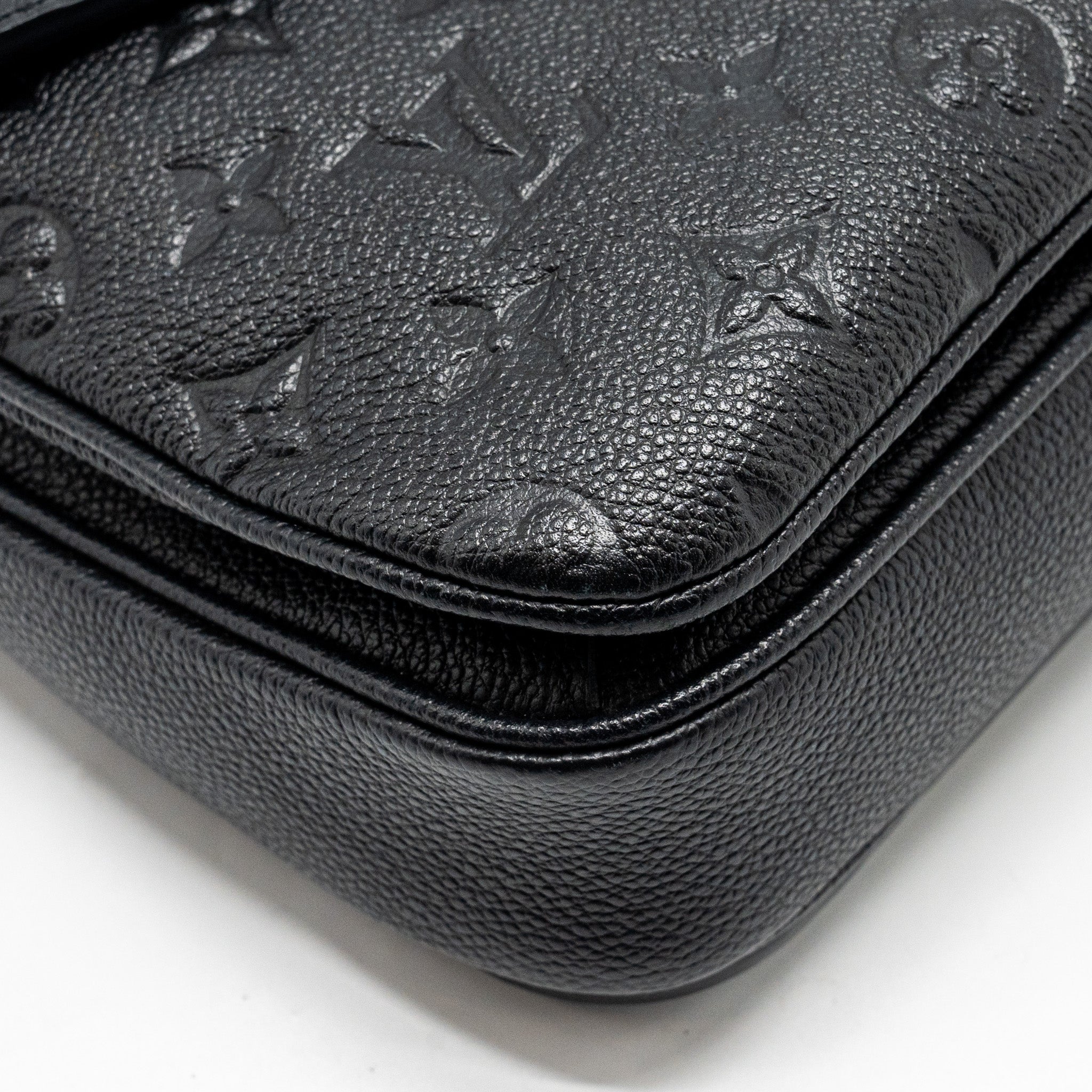 AAA Replica Louis Vuitton LV POCHETTE METIS MONOGRAM EMPREINTE BLACK GHW