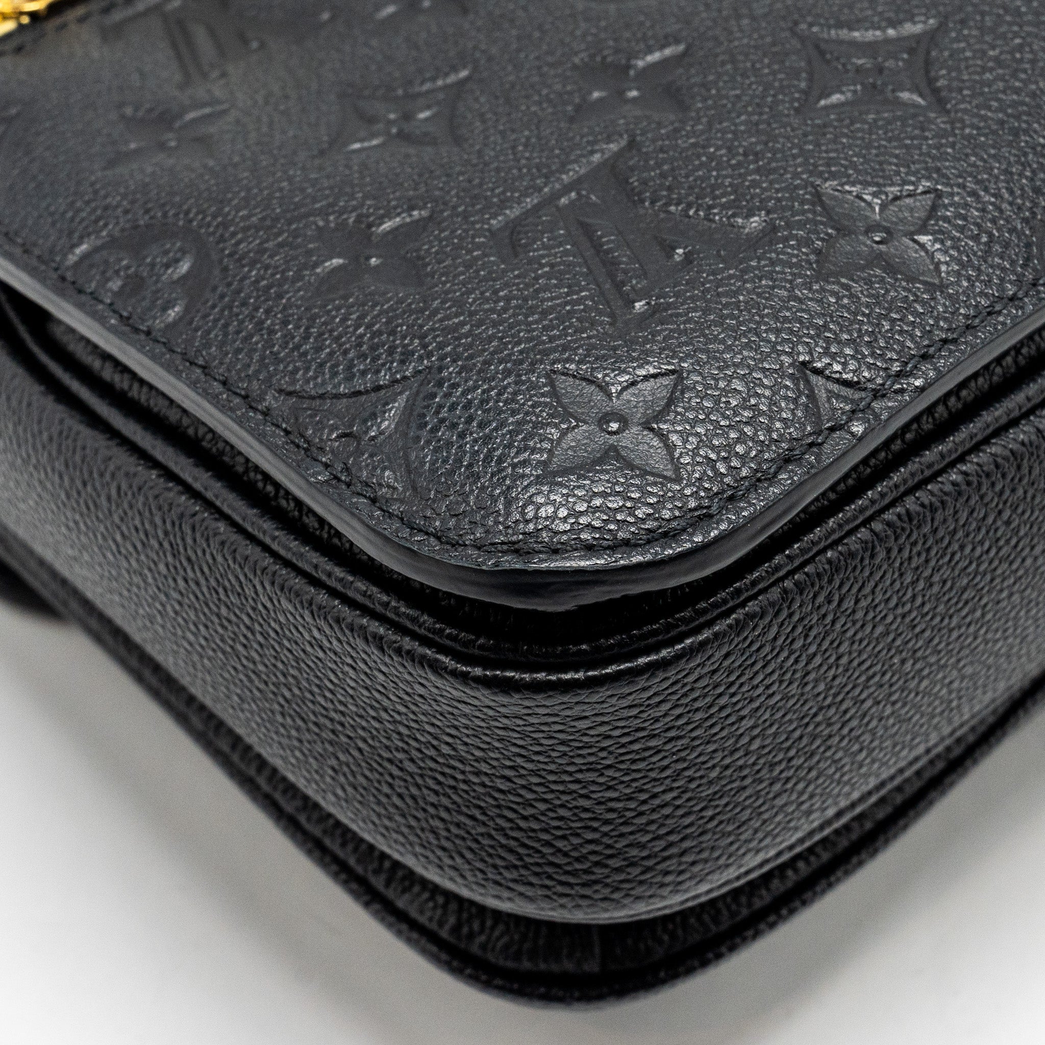 AAA Replica Louis Vuitton LV POCHETTE METIS MONOGRAM EMPREINTE BLACK GHW