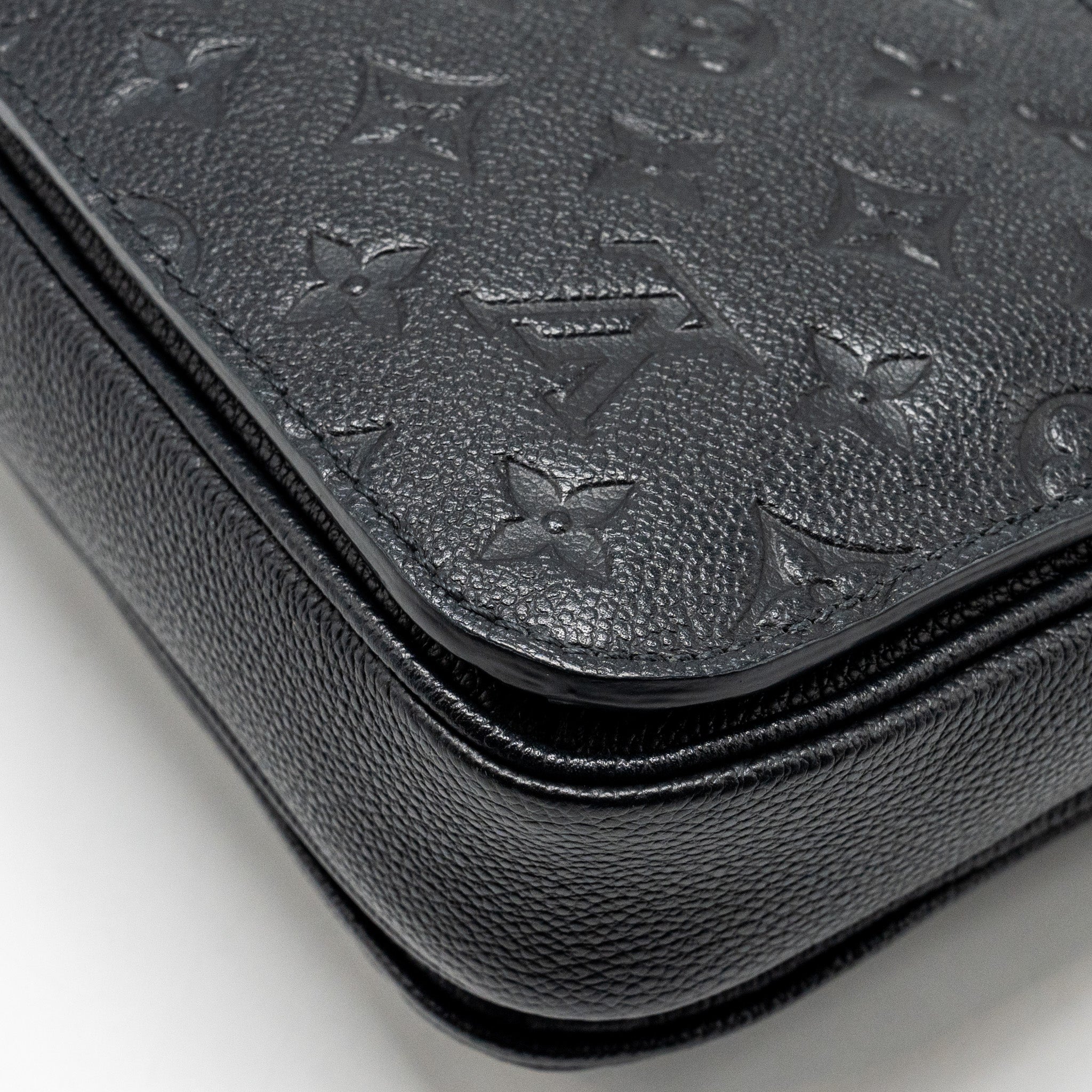 AAA Replica Louis Vuitton LV POCHETTE METIS MONOGRAM EMPREINTE BLACK GHW