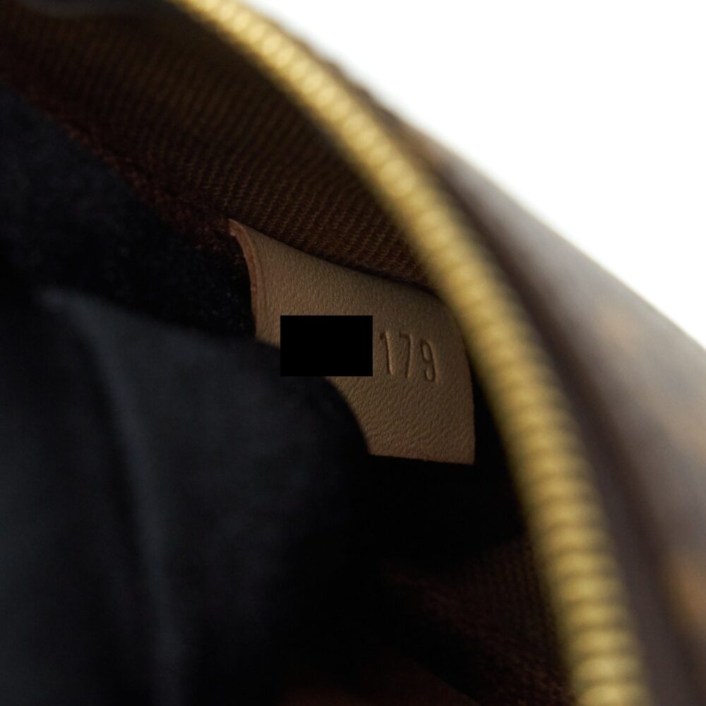 AAA Replica Louis Vuitton LV MULTI POCHETTE ACCESSORIES KHAKI STRAP