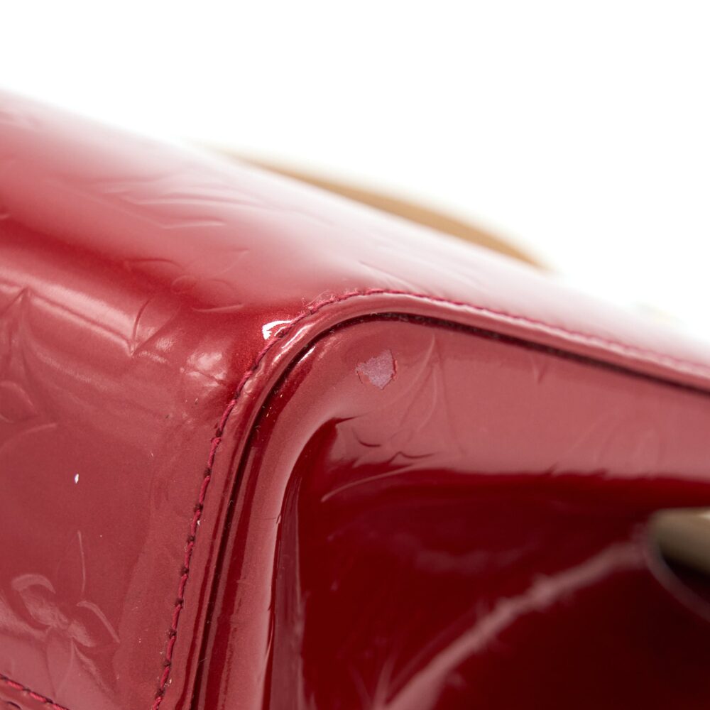 AAA Replica Louis Vuitton LV ROXBURY DRIVE MONOGRAM VERNIS RED GHW