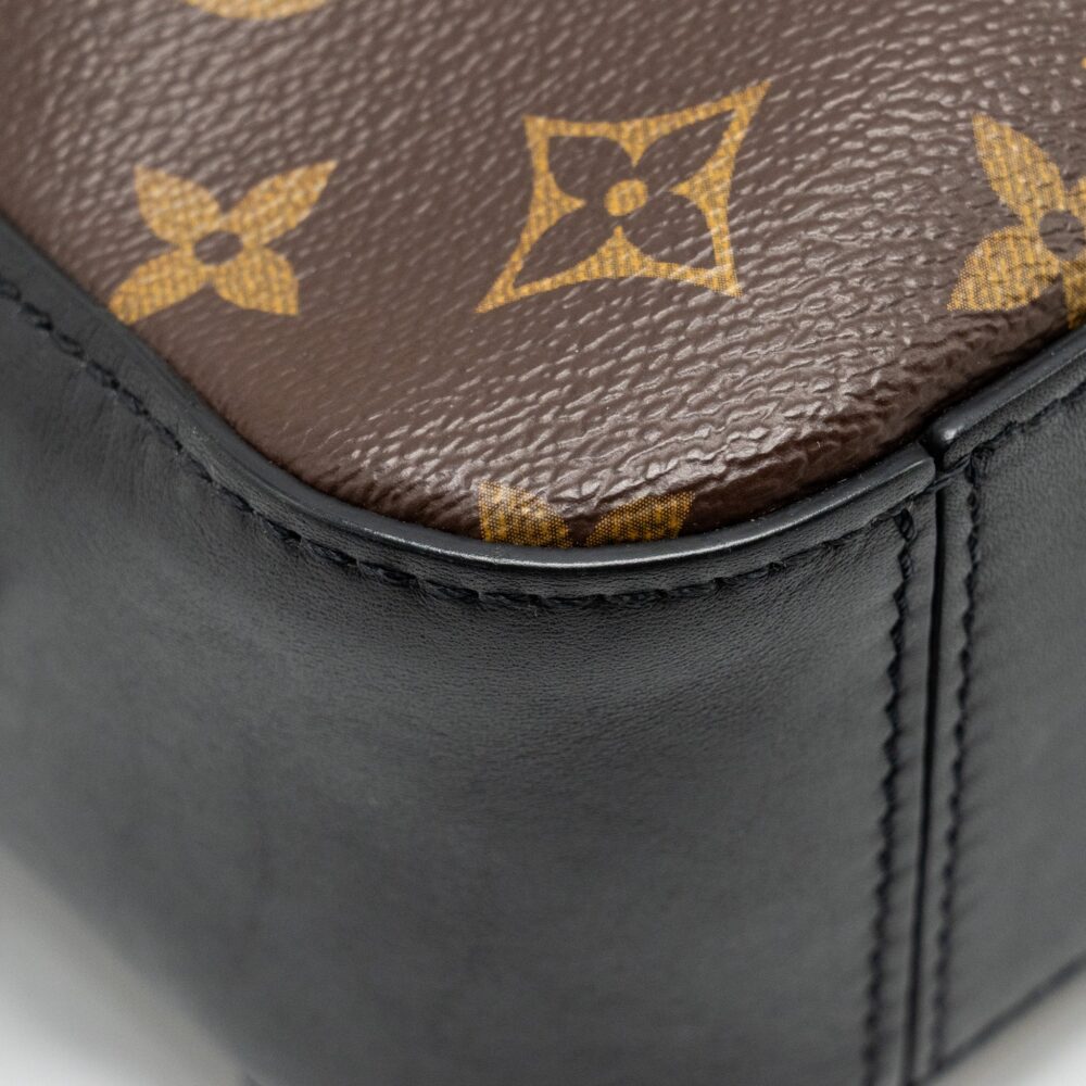 AAA Replica Louis Vuitton LV SAINTONGE CROSSBODY BAG MONOGRAM CANVAS GHW