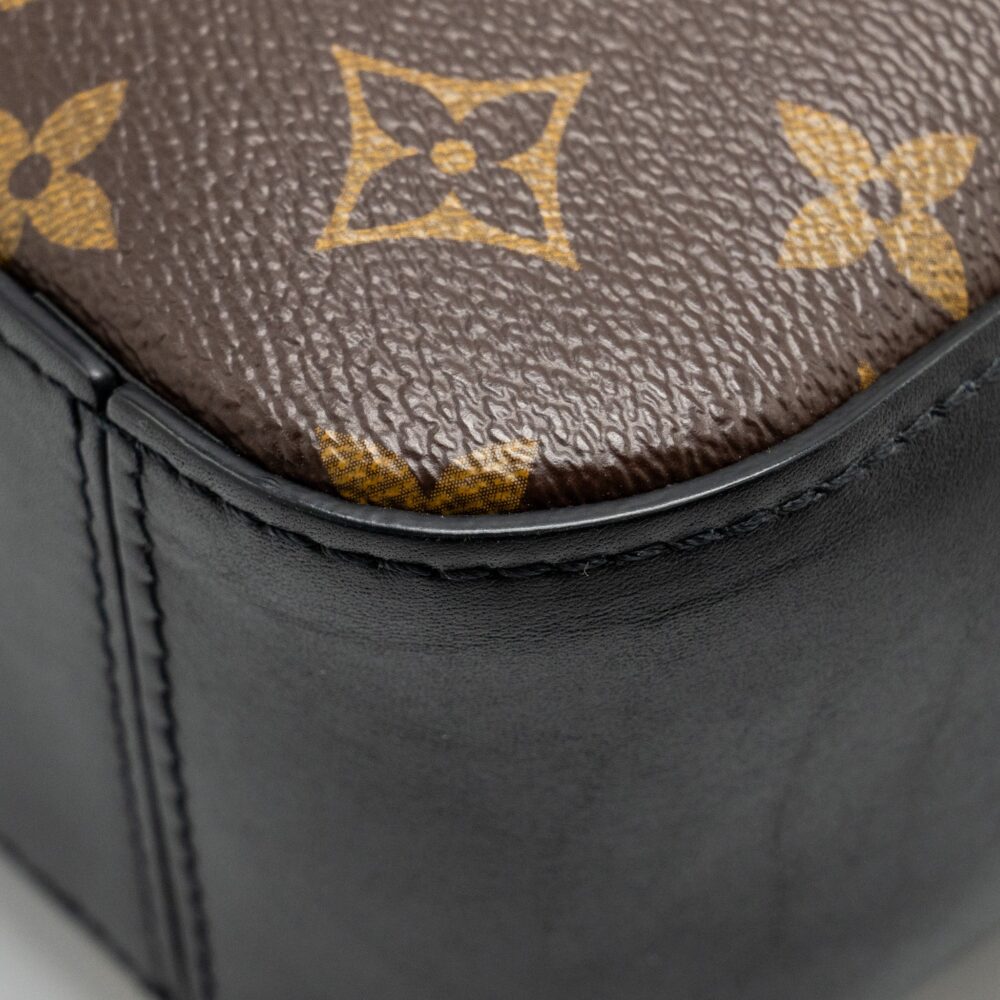 AAA Replica Louis Vuitton LV SAINTONGE CROSSBODY BAG MONOGRAM CANVAS GHW