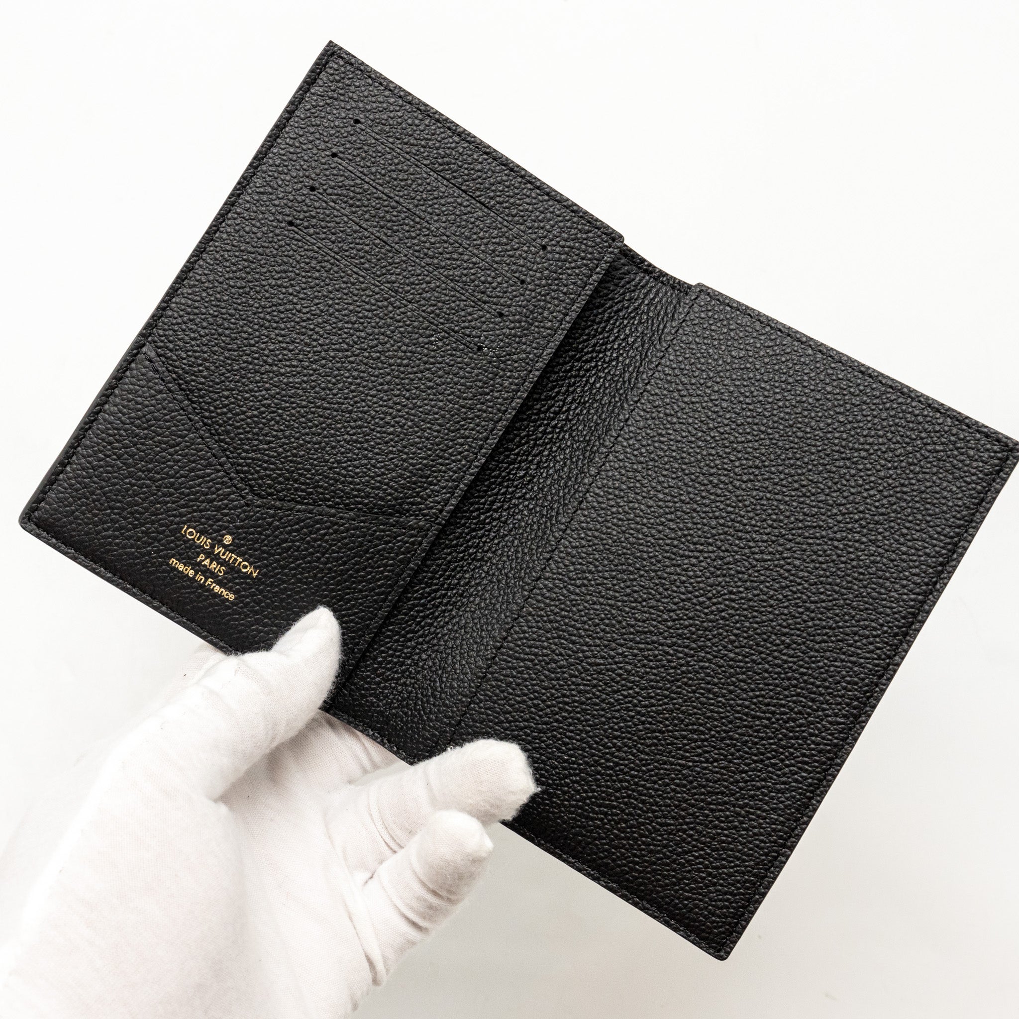 AAA Replica Louis Vuitton LV PASSPORT COVER MONOGRAM EMPREINTE LEATHER BLACK