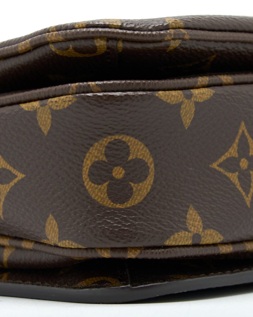 AAA Replica Louis Vuitton LV POCHETTE MÉTIS MONOGRAM CANVAS GHW