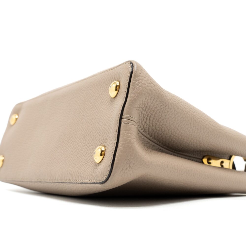 AAA Replica Louis Vuitton LV CAPUCINES MM TAURILLON LIGHT GREY GHW