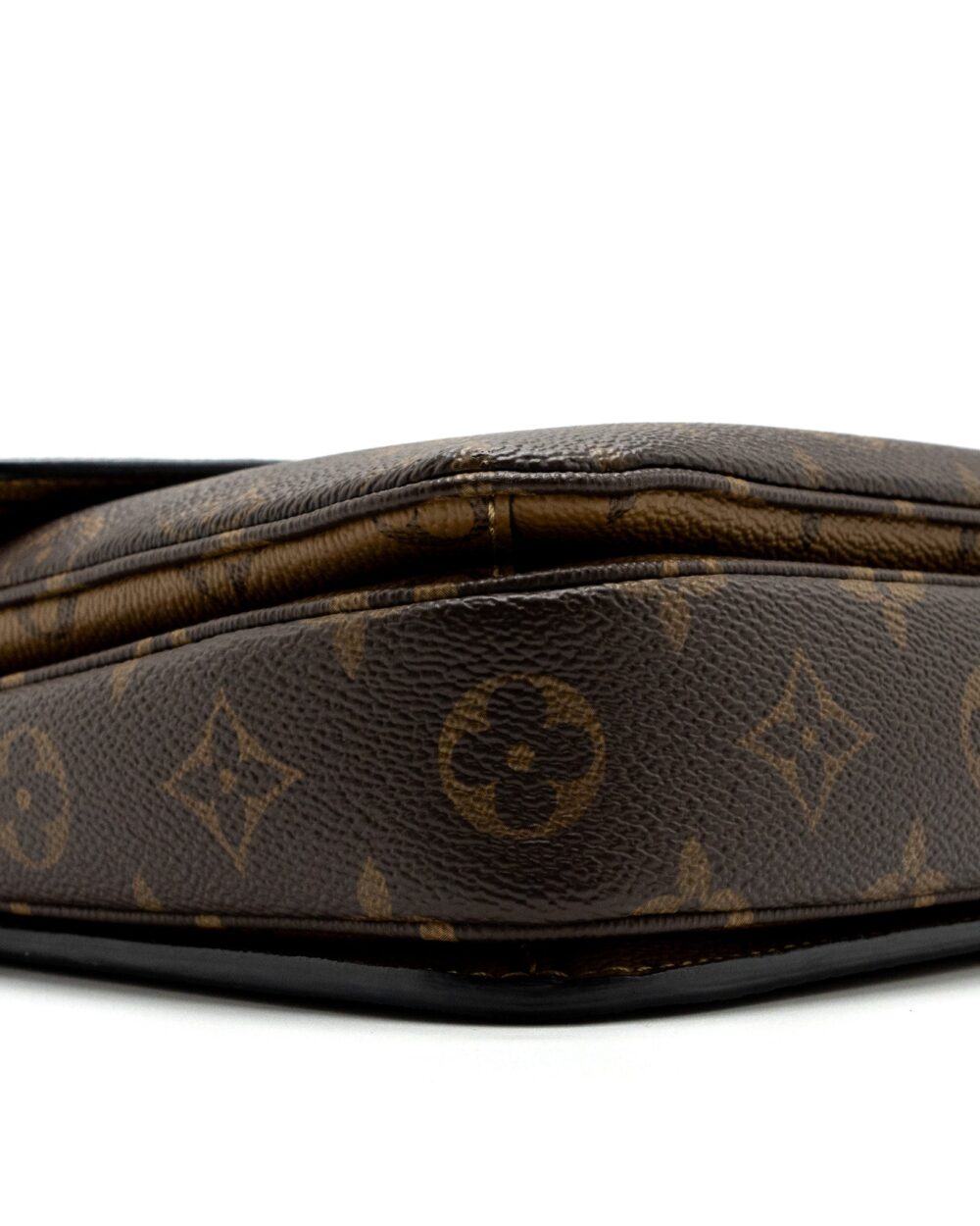 AAA Replica Louis Vuitton LV POCHETTE MÉTIS REVERSE MONOGRAM CANVAS GHW