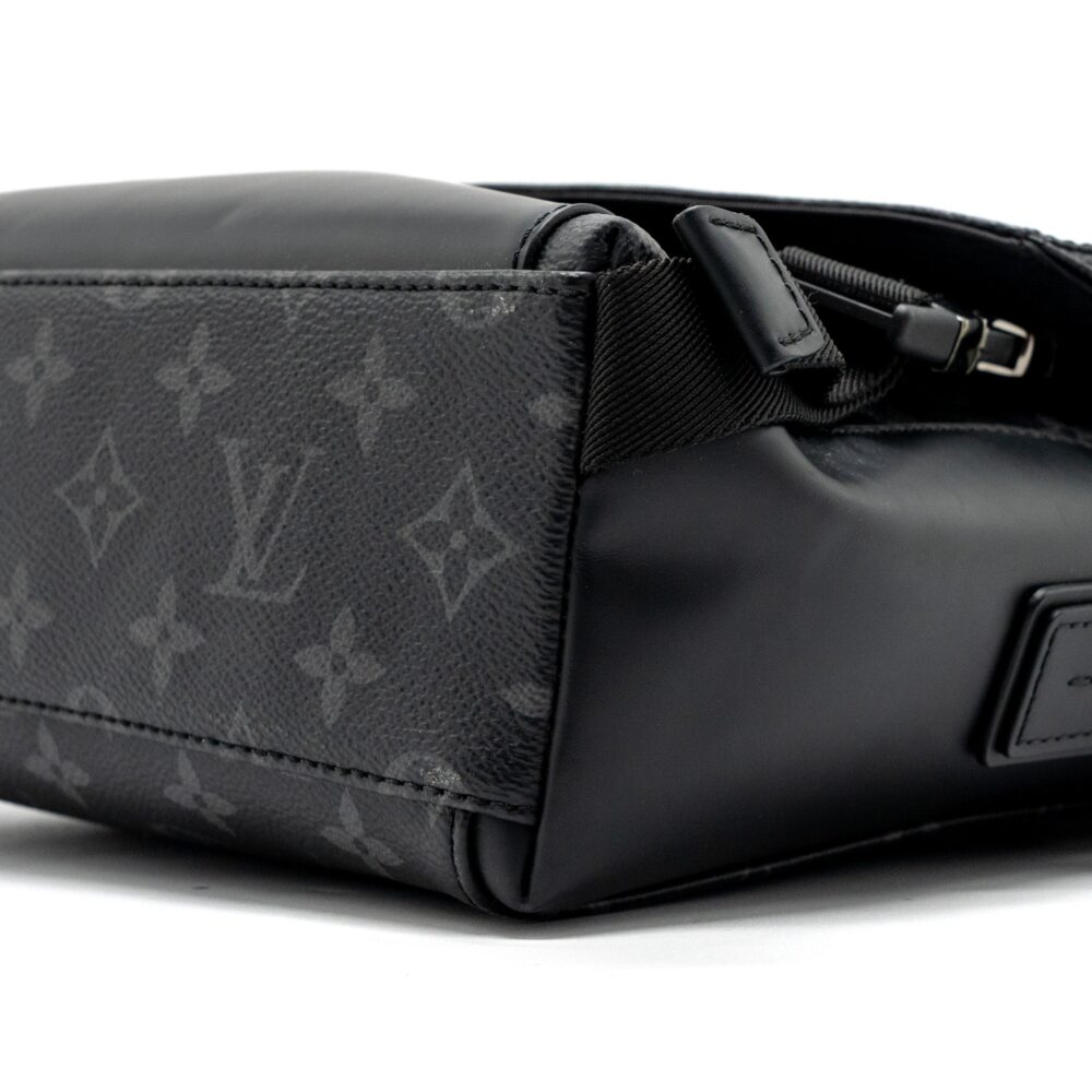 AAA Replica Louis Vuitton LV MESSENGER PM VOYOGER MONOGRAM ECLIPSE CANVAS BLACK SHW