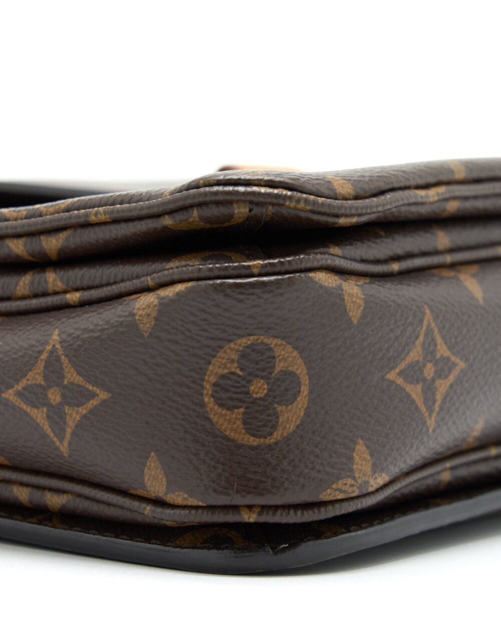 AAA Replica Louis Vuitton LV POCHETTE MÉTIS MONOGRAM CANVAS GHW