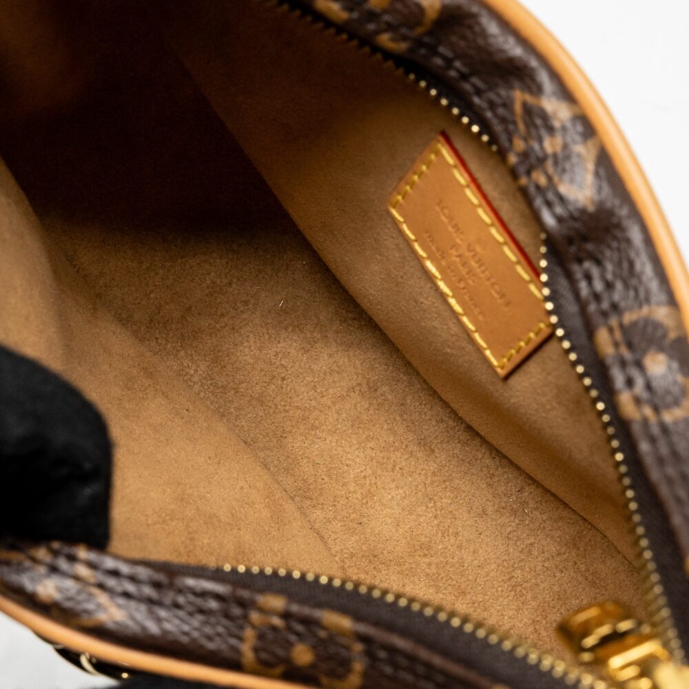 AAA Replica Louis Vuitton LV LOOP MONOGRAM CANVAS GHW