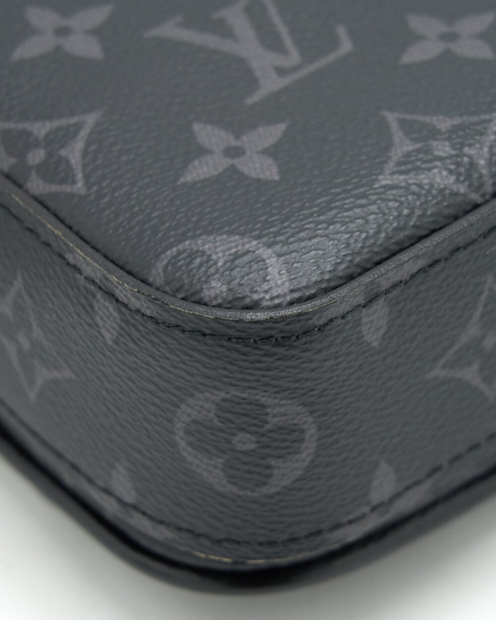AAA Replica Louis Vuitton LV TRIO MESSENGER MONOGRAM ECLIPSE CANVAS SHW