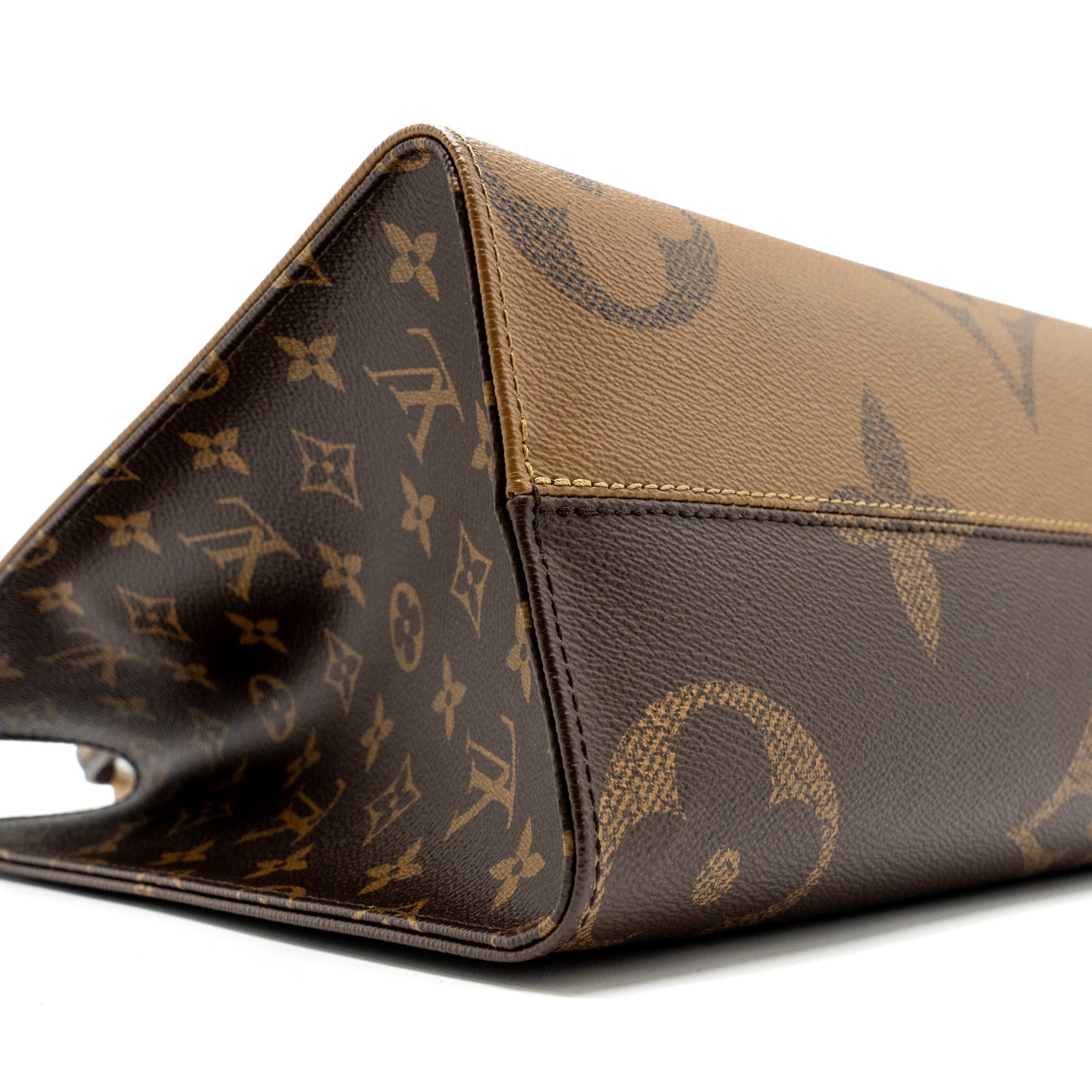 AAA Replica Louis Vuitton LV ONTHEGO MM MONOGRAM REVERSE CANVAS GHW (NEW VERSION)