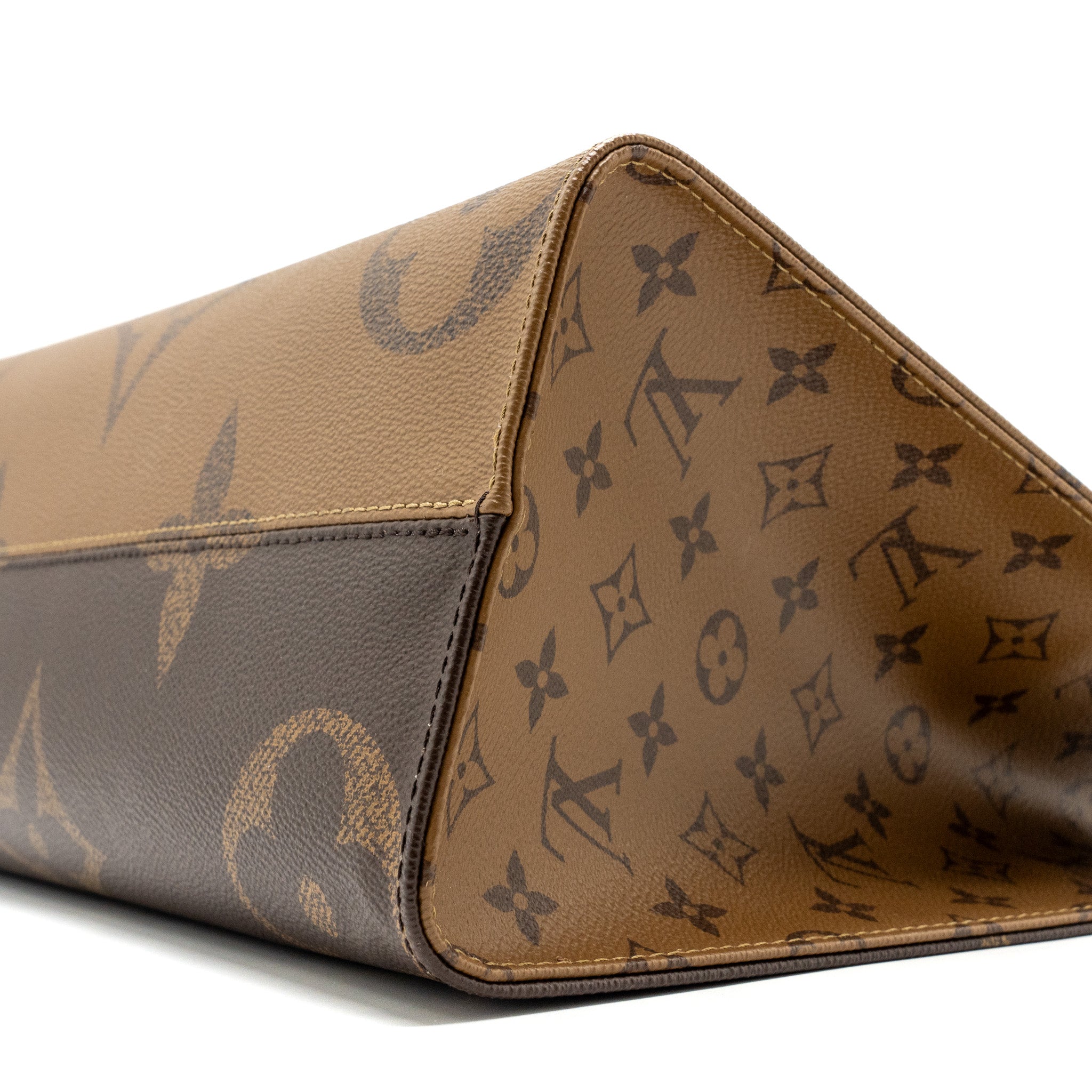 AAA Replica Louis Vuitton LV ONTHEGO MM MONOGRAM REVERSE CANVAS GHW (NEW VERSION)