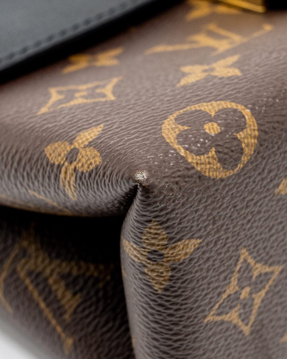 AAA Replica Louis Vuitton LV LOCKY BB MONOGRAM CANVAS/LEATHER BLACK GHW