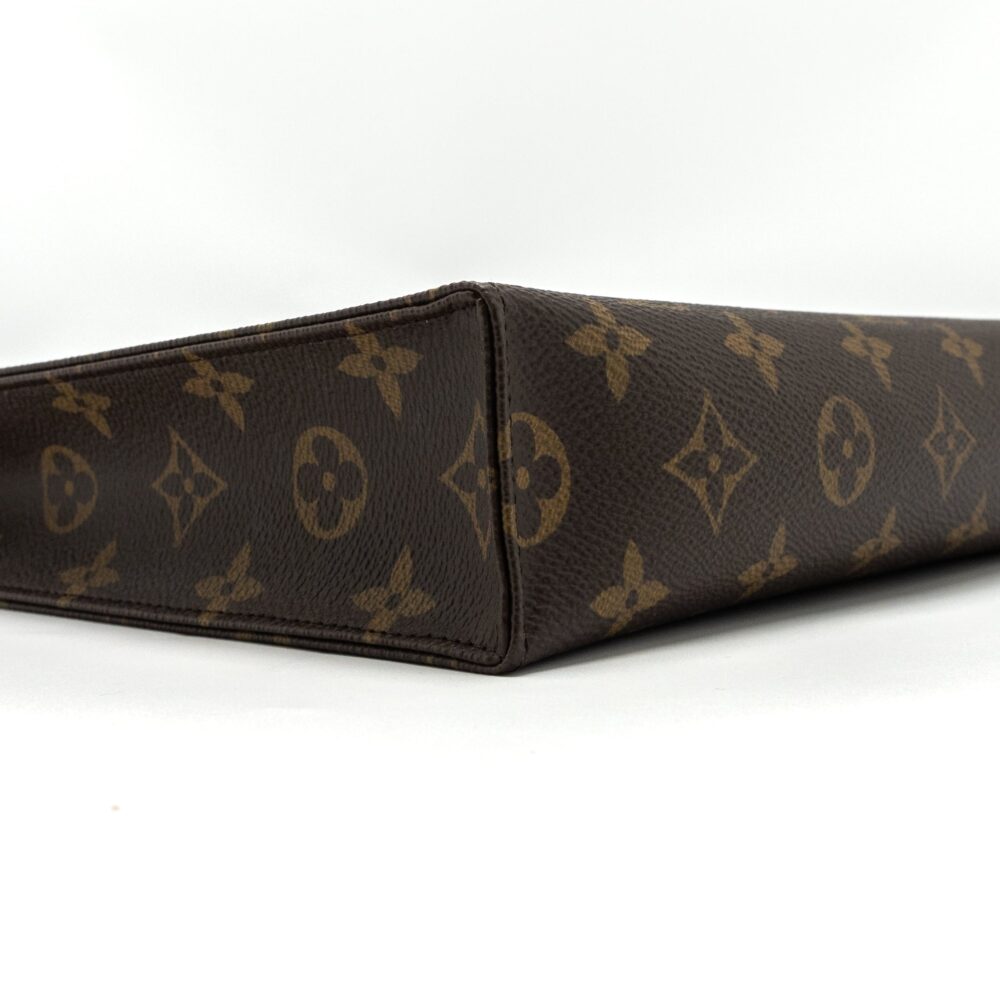 AAA Replica Louis Vuitton LV TOILETRY POCHETTE 26 MONOGRAM CANVAS GHW