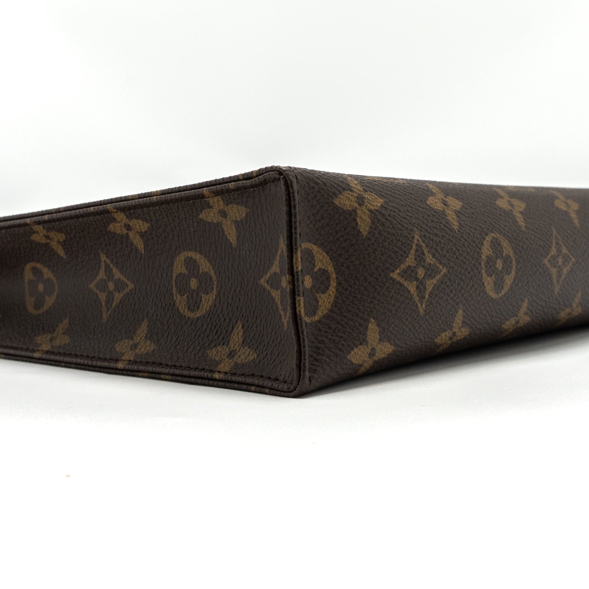 AAA Replica Louis Vuitton LV TOILETRY POCHETTE 26 MONOGRAM CANVAS GHW