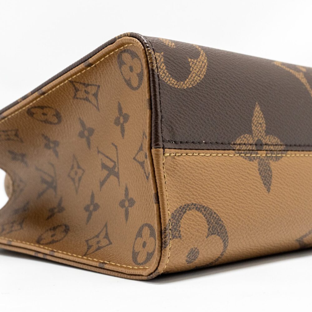 AAA Replica Louis Vuitton LV ONTHEGO PM MONOGRAM REVERSE CANVAS GHW