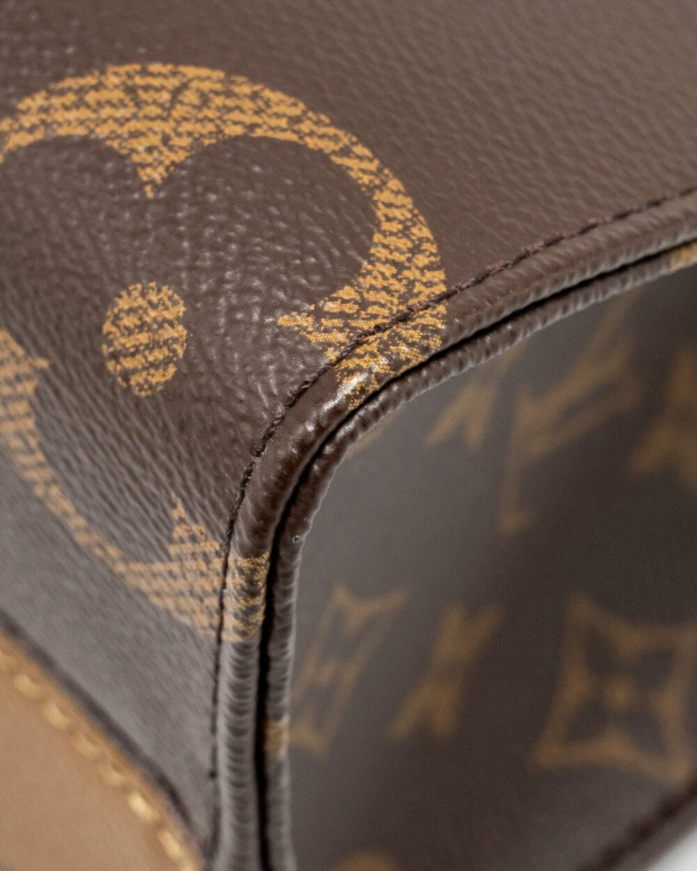 AAA Replica Louis Vuitton LV ONTHEGO PM MONOGRAM REVERSE CANVAS GHW 