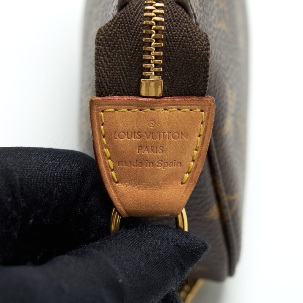 AAA Replica Louis Vuitton LV MINI POCHETTE MONOGRAM CANVAS GHW