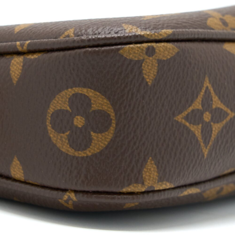 AAA Replica Louis Vuitton LV POCHETTE ACCESSORIES MONOGRAM CANVAS GHW