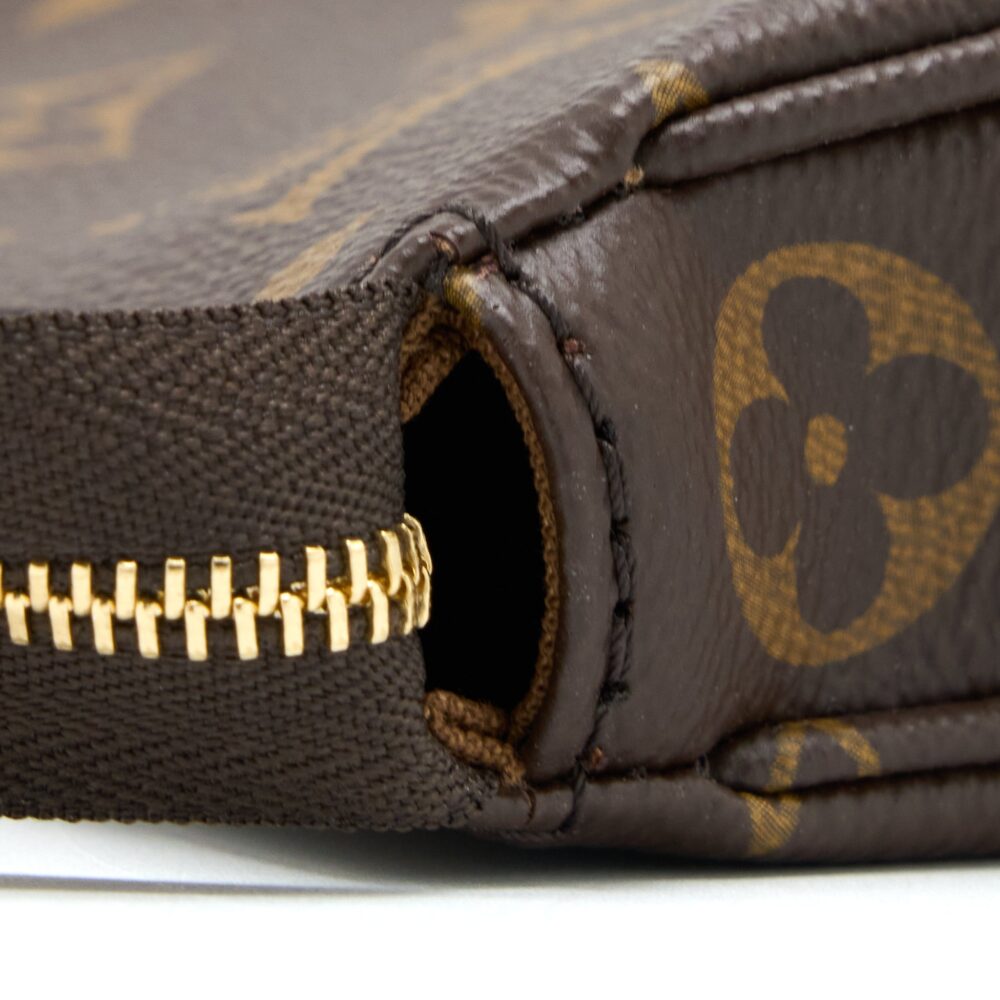 AAA Replica Louis Vuitton LV POCHETTE ACCESSORIES MONOGRAM CANVAS GHW