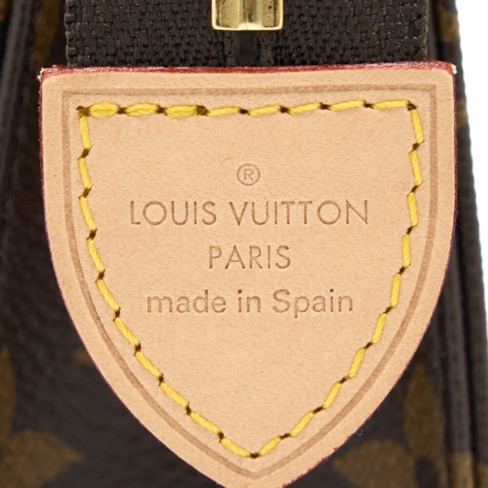 AAA Replica Louis Vuitton LV TOILETRY POCHETTE 15 MONOGRAM CANVAS GHW