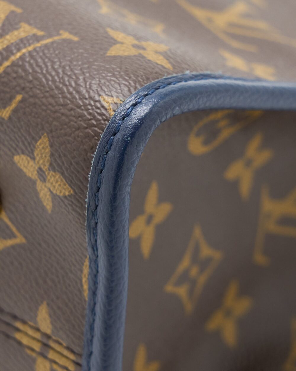 AAA Replica Louis Vuitton LV TOP HANDLE CROSSBODY BAG MONOGRAM CANVAS GHW