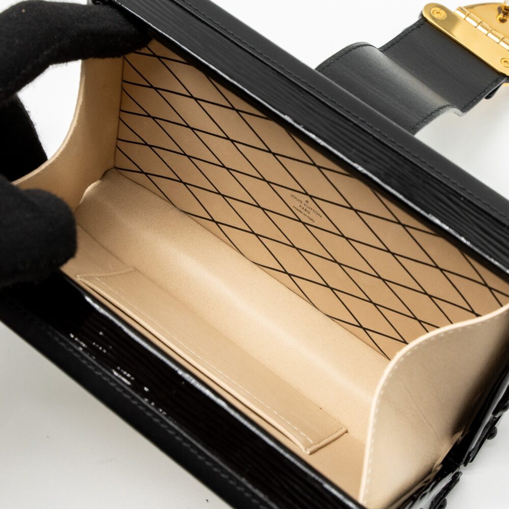 AAA Replica Louis Vuitton LV PETIT MALLE EPI WHITE/BLACK GHW